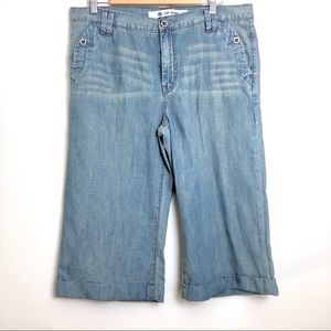 Gap Denim Faded Shorts Capri 100% Cotton